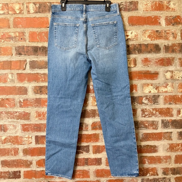 P35 - GAP Women's Cheeky Straight Leg Jeans - Picture 4 of 8